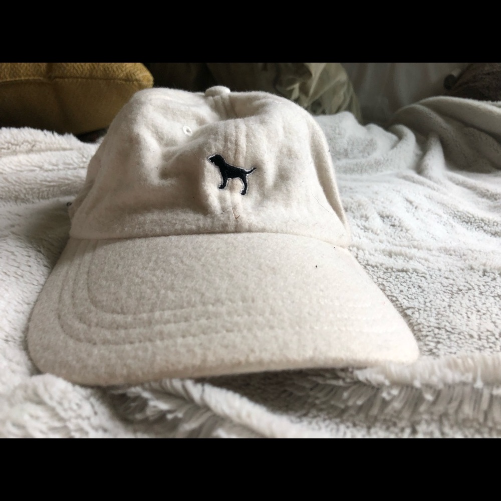 PINK VICTORIAS SECRET WOOL HAT WHITE WITH DOG